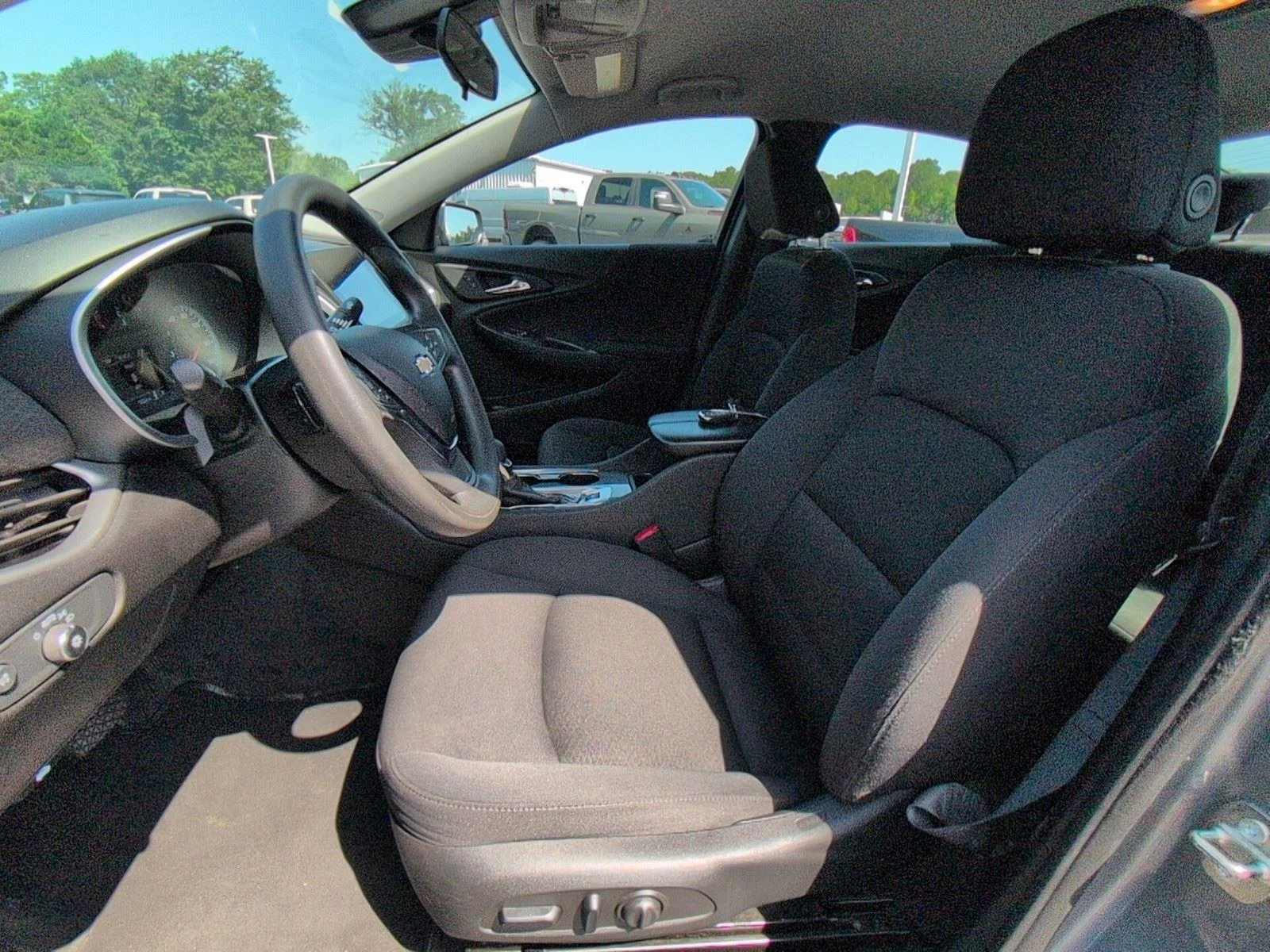 Used 2023 Sterling Gray Metallic Chevrolet LT image 17