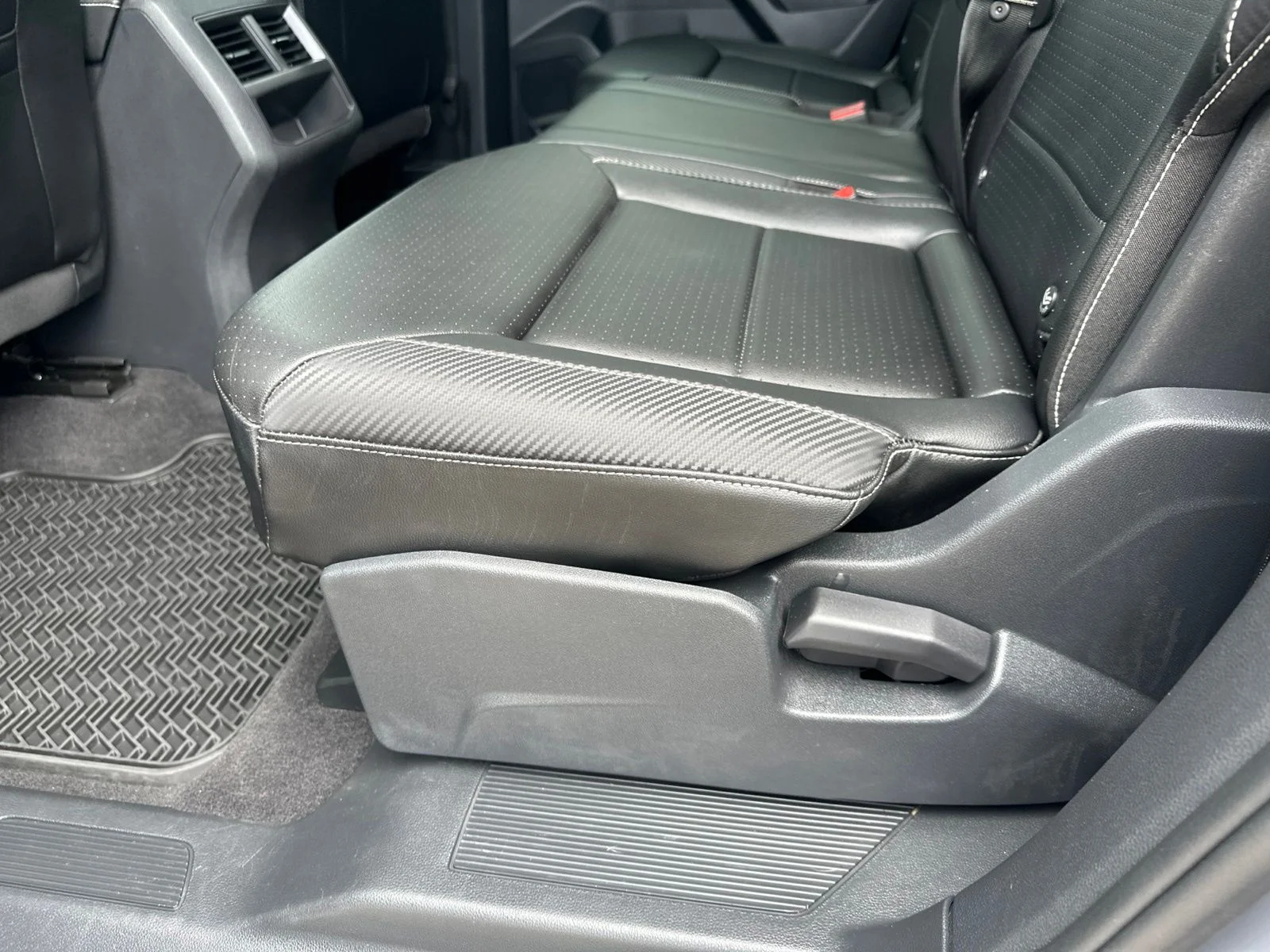 Certified Used 2022 Gray Volkswagen 3.6L V6 SEL R-Line image 29