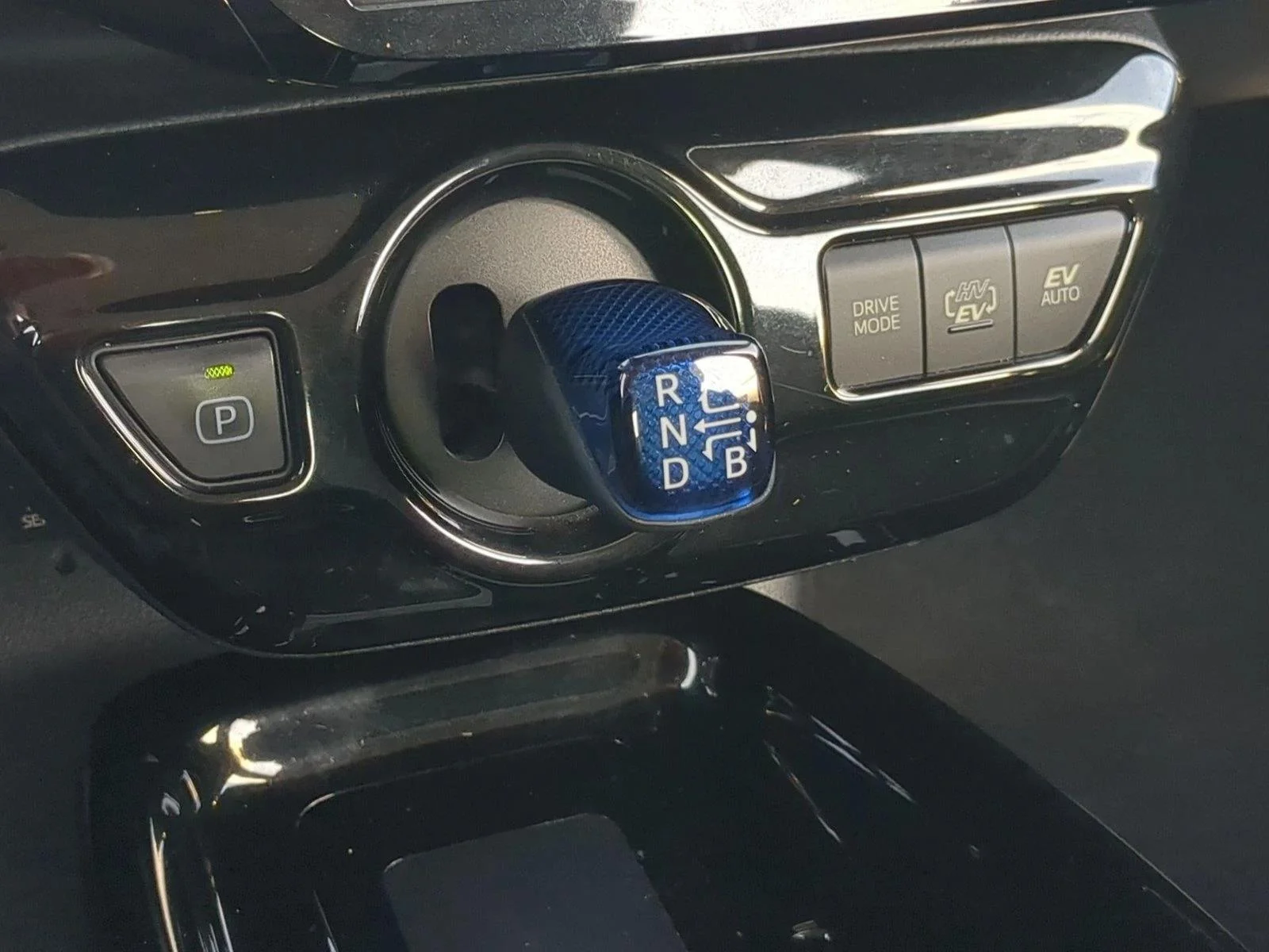 Used 2019 Hypersonic Red Toyota Premium image 12