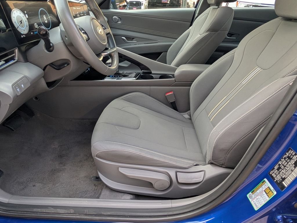 Used 2025 Blue Hyundai SEL Convenience image 14
