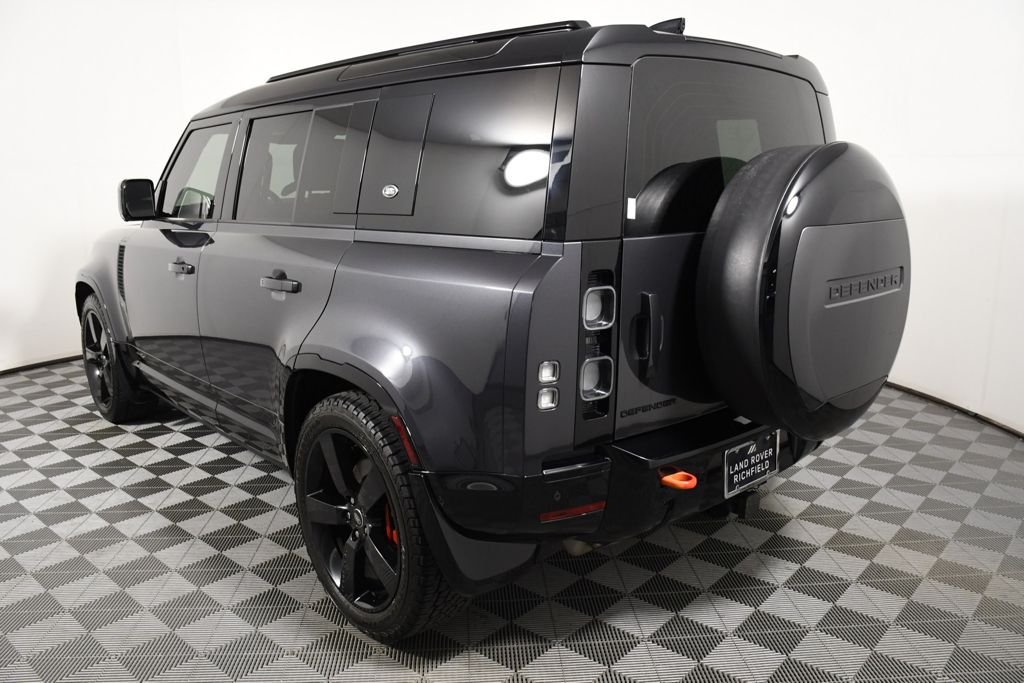 Used 2024 Santorini Black Metallic Land Rover X image 4