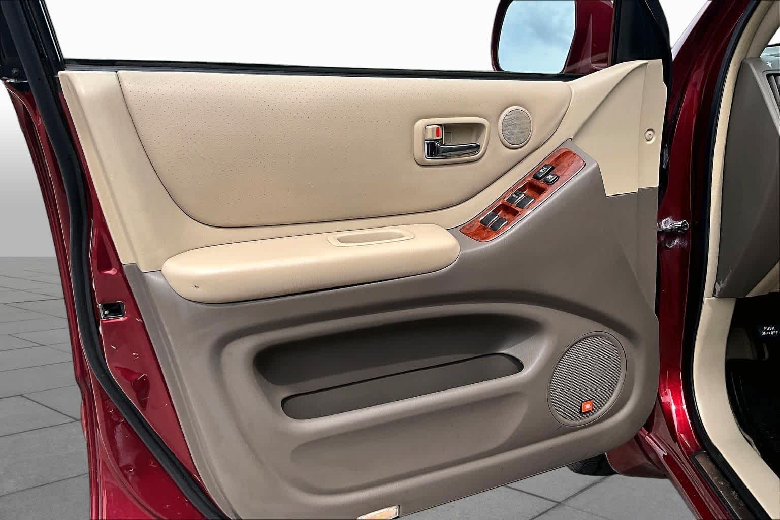 Used 2007 Salsa Red Pearl Toyota Limited w/3rd Row image 21