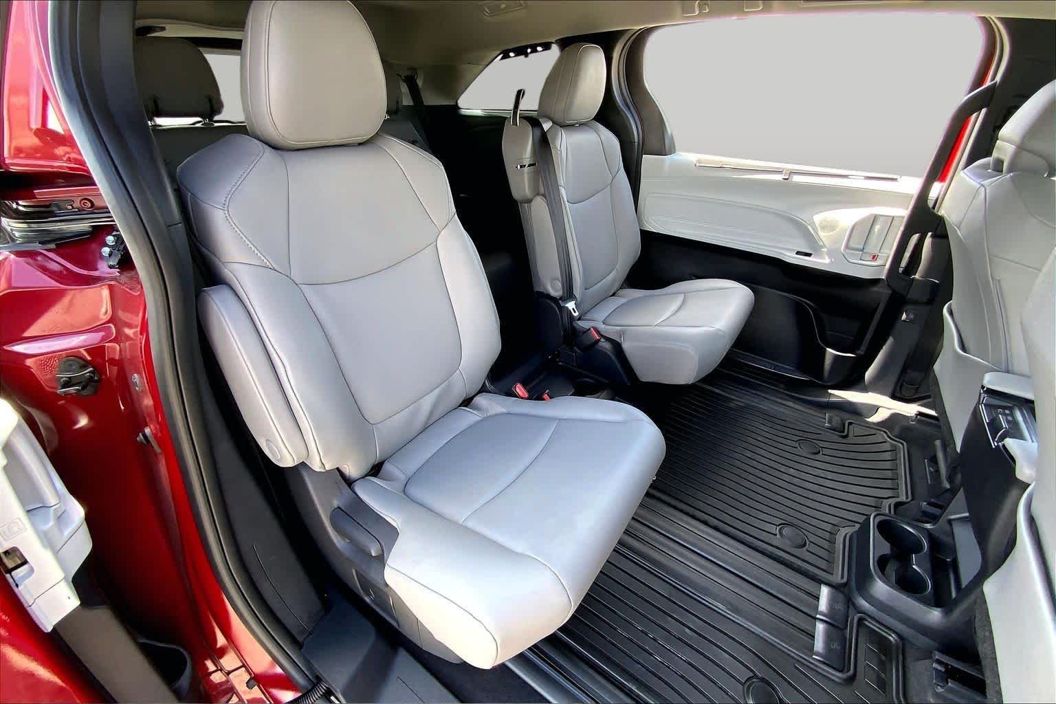Used 2026 Ruby Flare Pearl Toyota XLE image 19