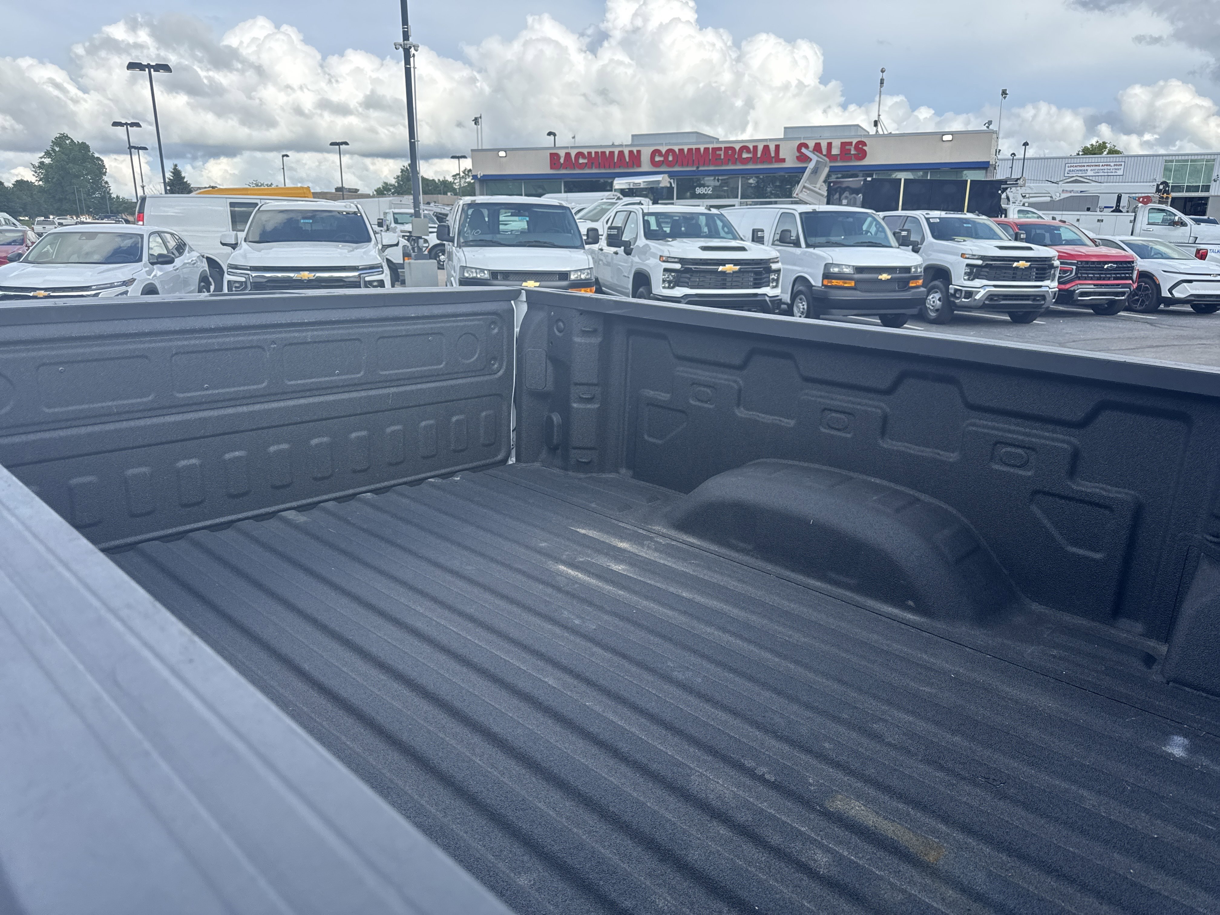 Used 2025 Summit White Chevrolet WT image 8
