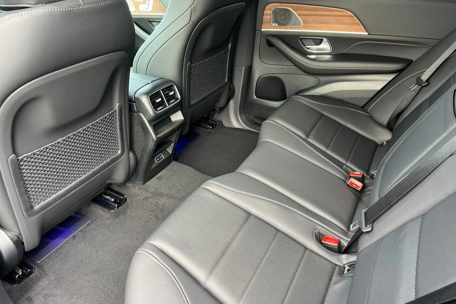 New 2026 Gray Mercedes-Benz GLE 350 image 4