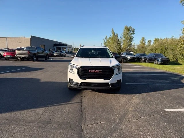 Used 2024 White GMC SLE image 2