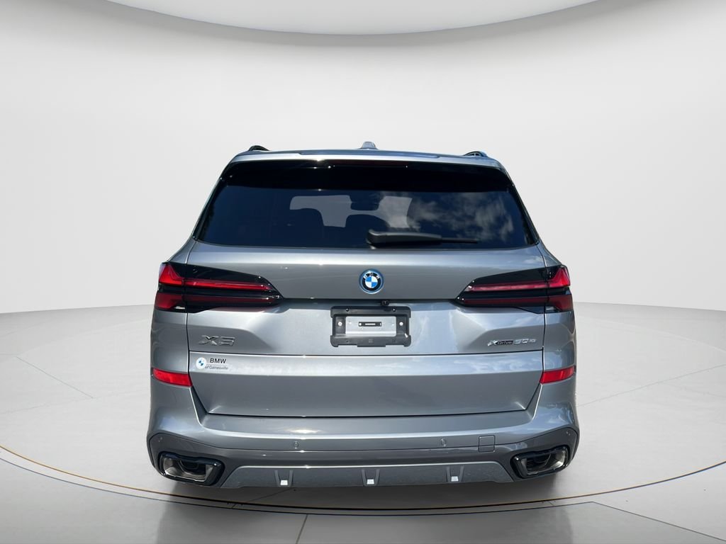 New 2026 Skyscraper Grey Metallic BMW xDrive50e image 6