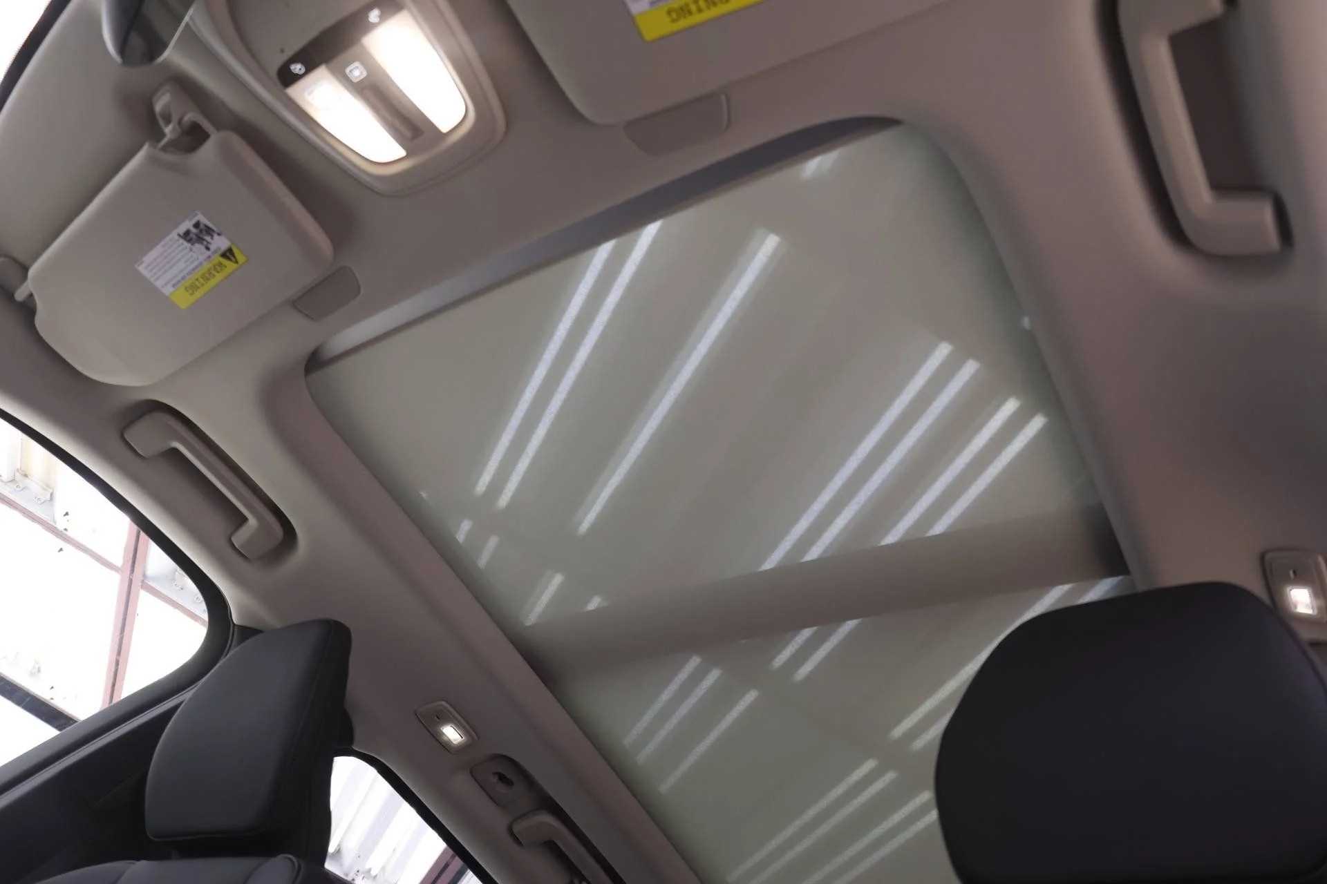 New 2026 Black Volvo B6 Plus 7-Seater image 15