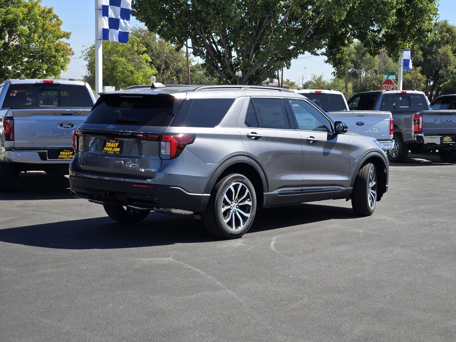 New 2026 Carbonized Gray Metallic Ford ST-Line image 4