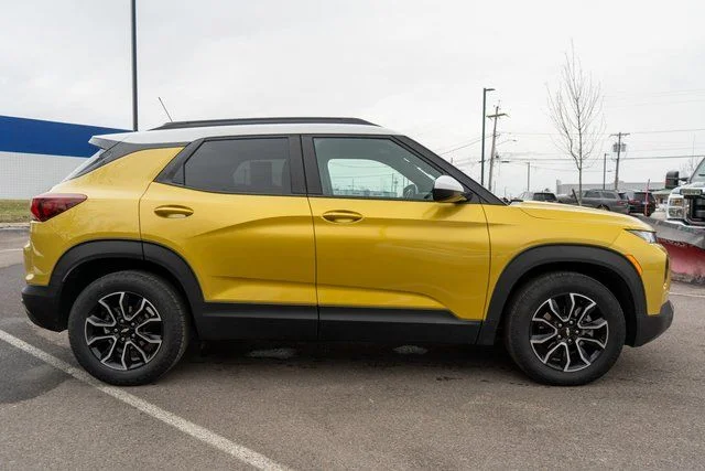 Used 2023 Yellow Chevrolet ACTIV image 5
