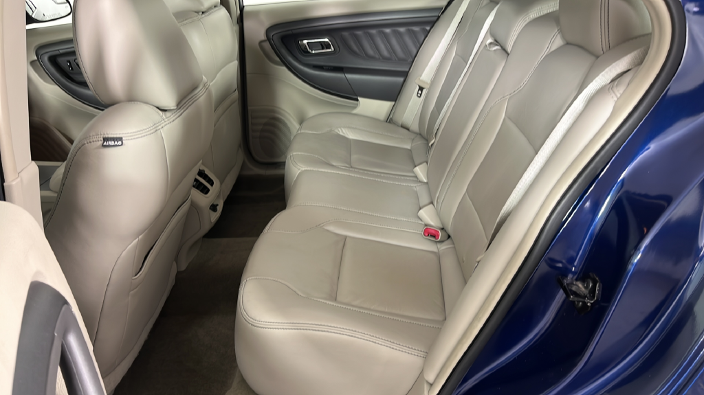 2012 Ford Taurus SEL - Photo 12