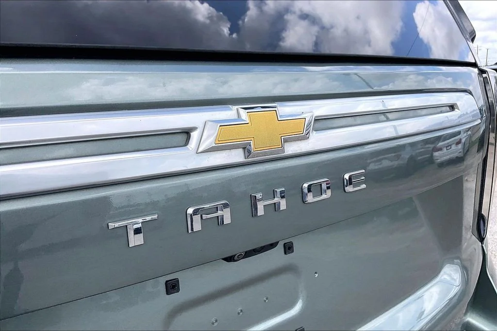 Used 2023 Green Chevrolet High Country image 27