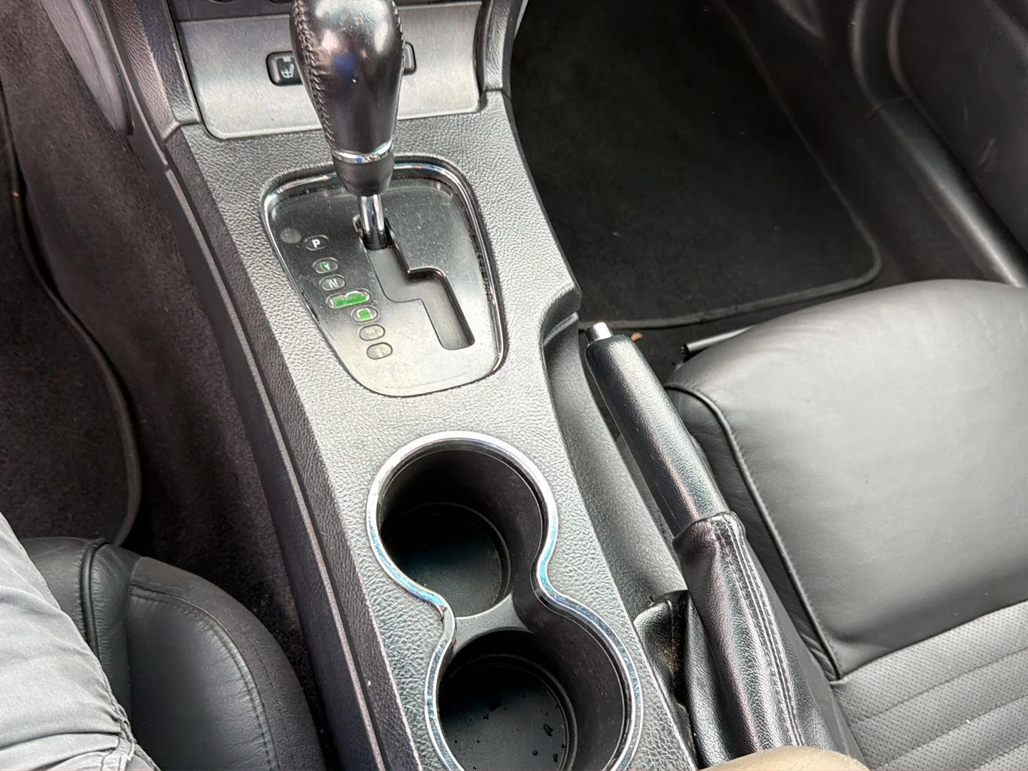 Used 2003 White Ford Premium image 15