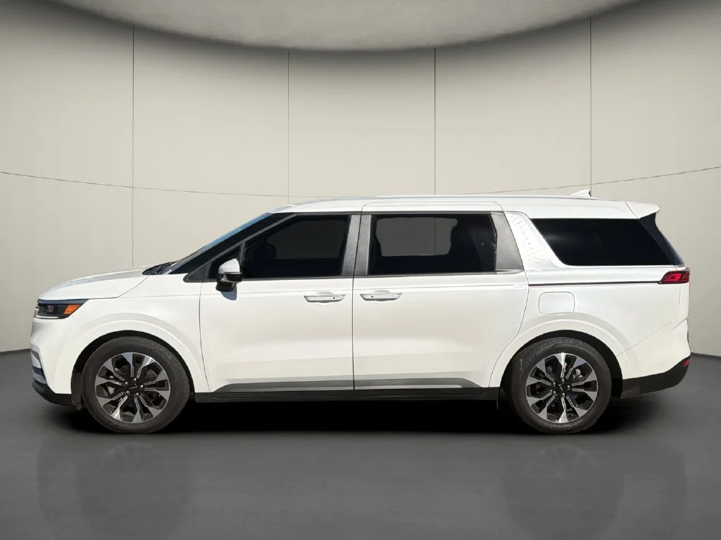 Used 2024 White Kia EX image 4