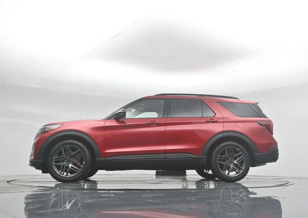New 2026 Rapid Red Metallic Tinted Clearcoat Ford ST image 7