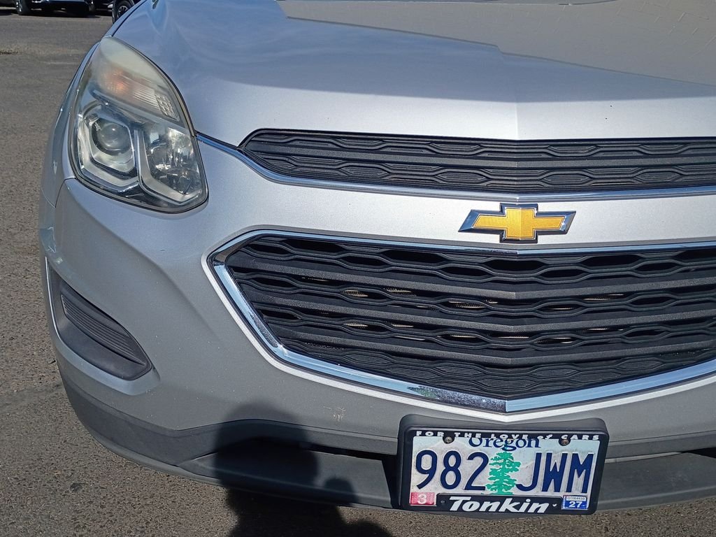 Used 2016 Silver Ice Metallic Chevrolet LS image 10