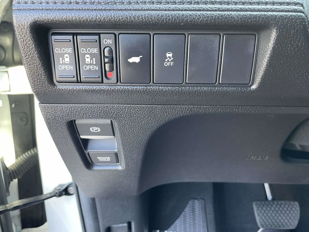 2025 Honda Odyssey Sport L - Photo 24