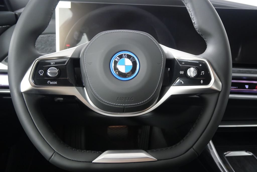 2025 BMW i7 50 - Photo 19