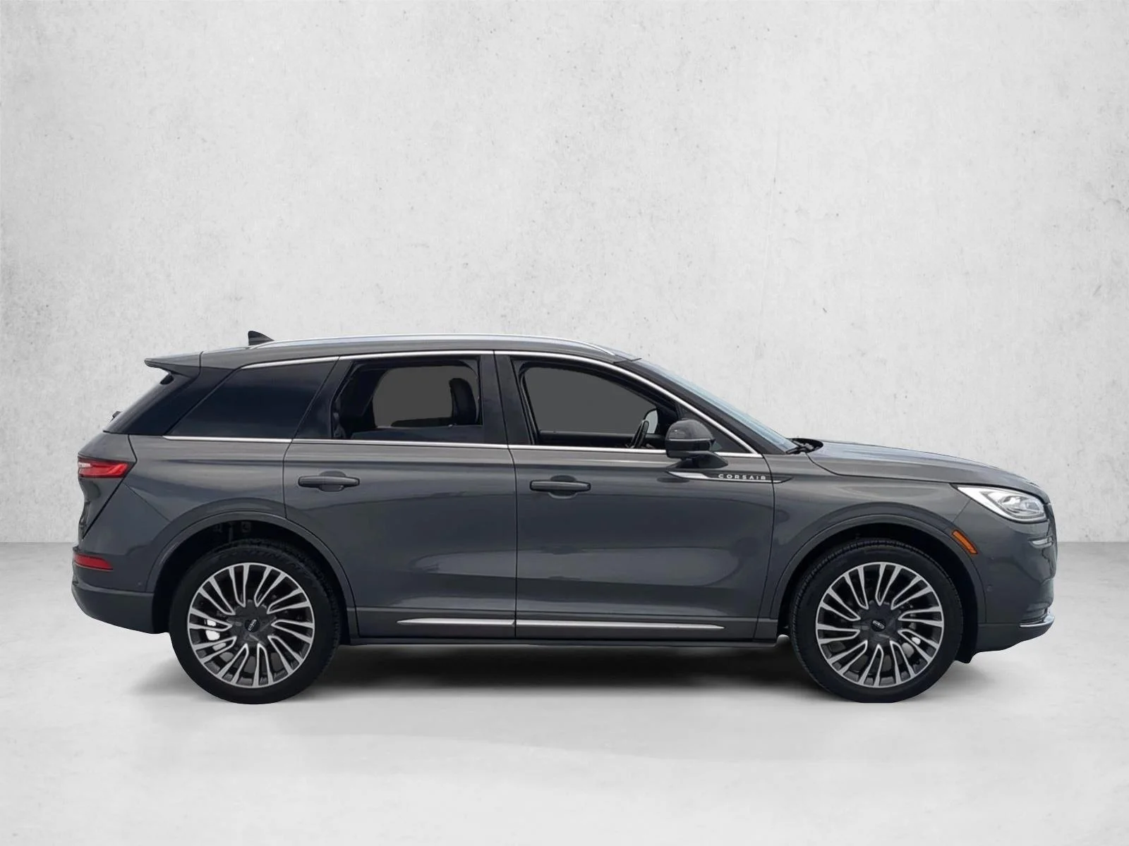 Used 2020 Magnetic Gray Lincoln Reserve image 4