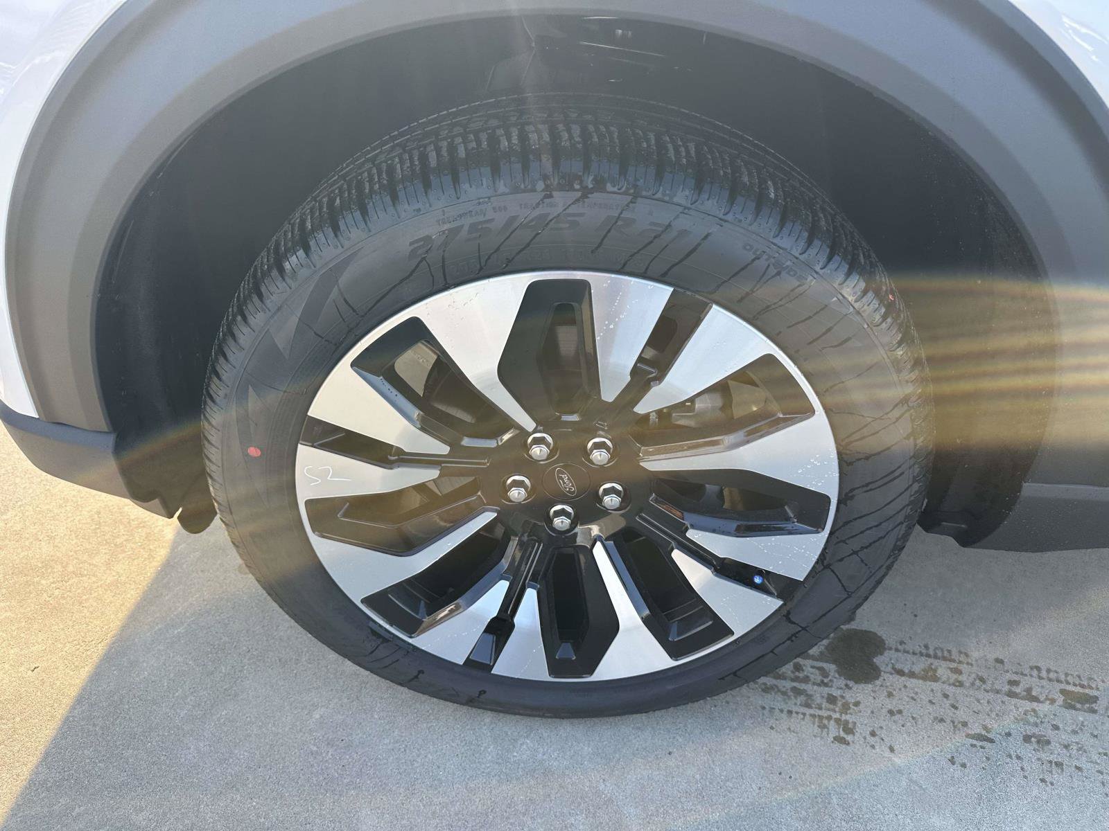 2026 Ford Explorer Platinum - Photo 6