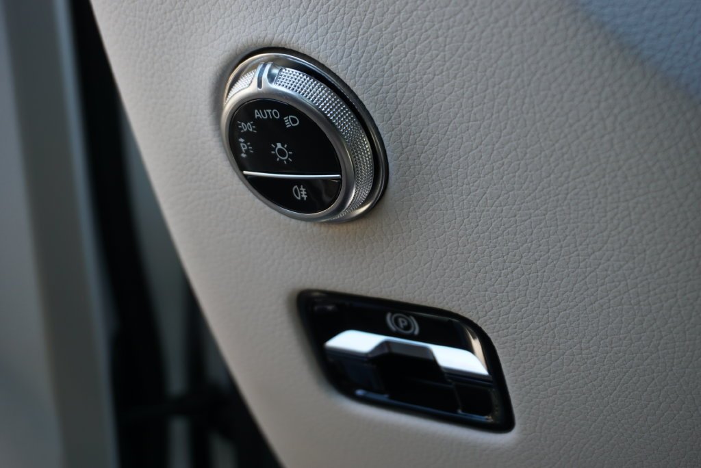 Used 2026 Polar White Mercedes-Benz GLC 300 image 33