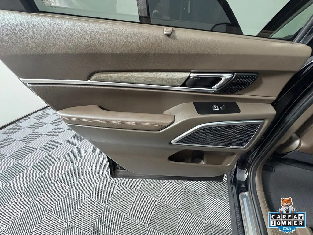 Used 2021 Black Kia SX image 29