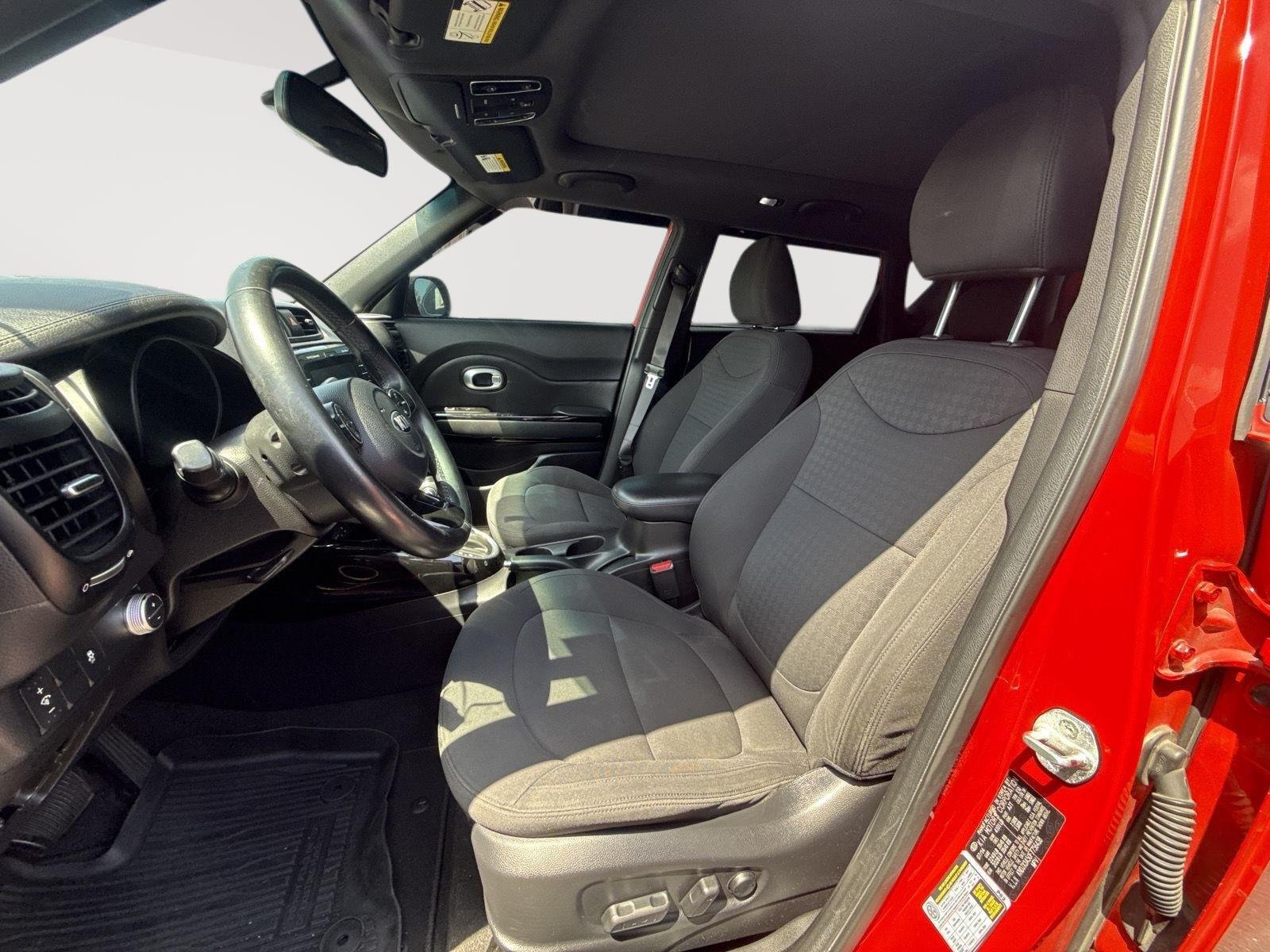 Used 2015 Inferno Red Kia ! image 3