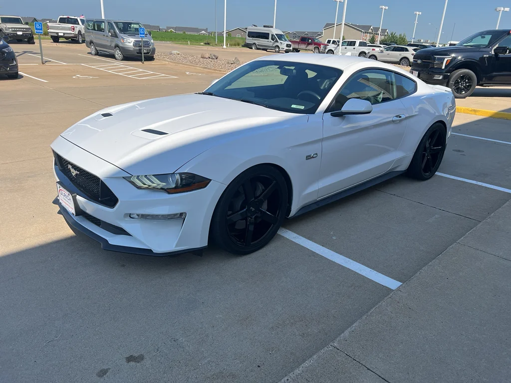 Used 2020 Oxford White Ford GT image 4