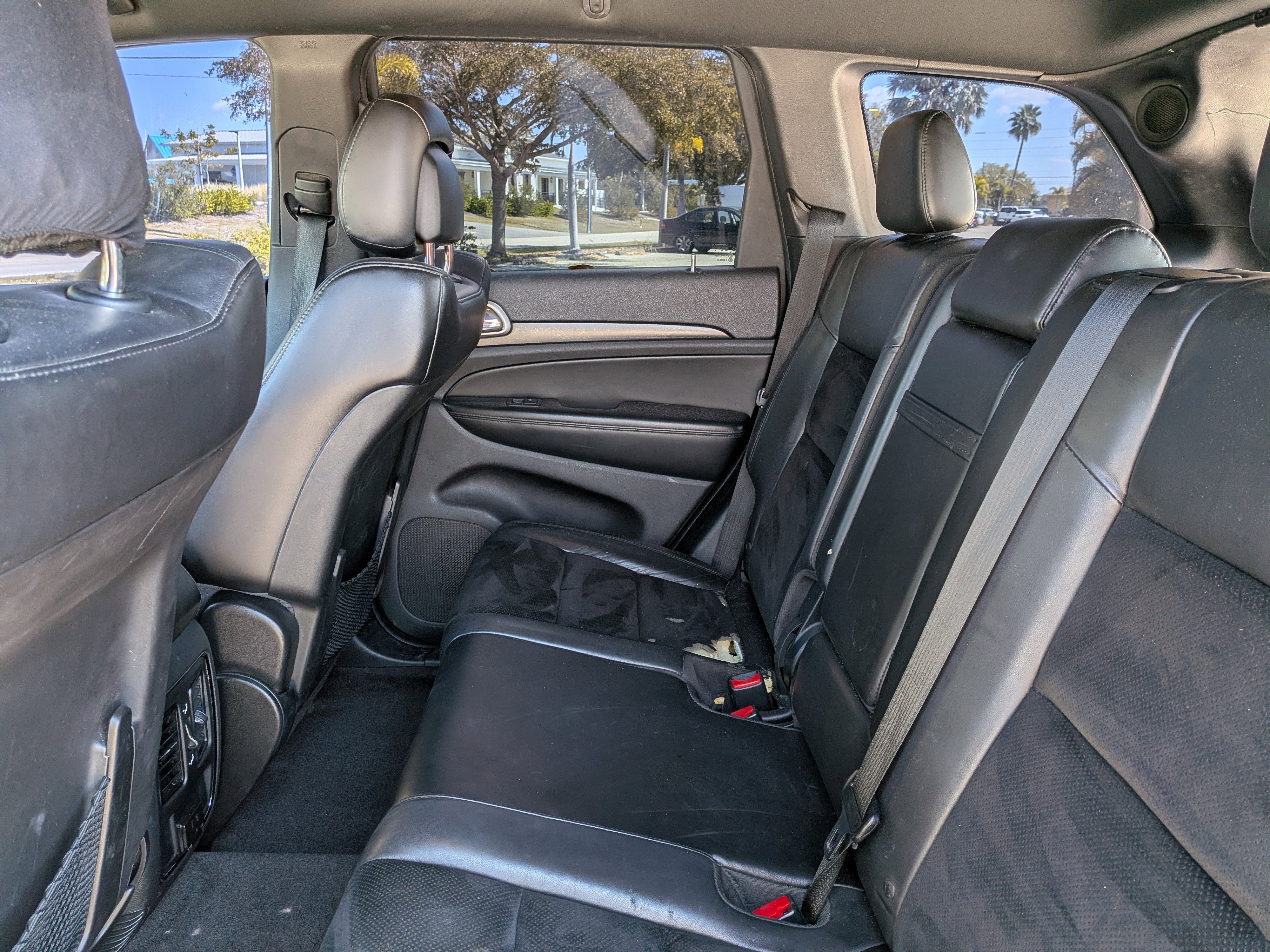 Used 2018 Bright White Clearcoat Jeep Altitude image 16
