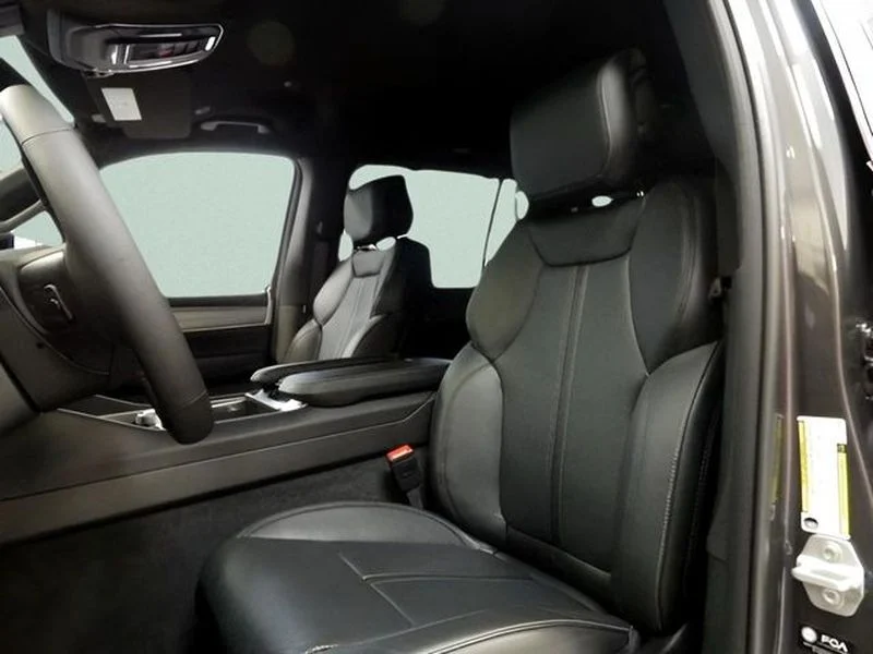 2025 Jeep Wagoneer Series I - Photo 12
