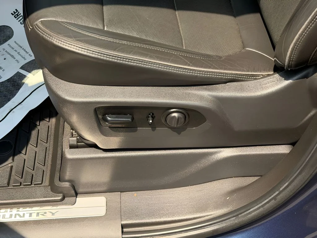 Used 2021 Northsky Blue Metallic Chevrolet High Country image 17