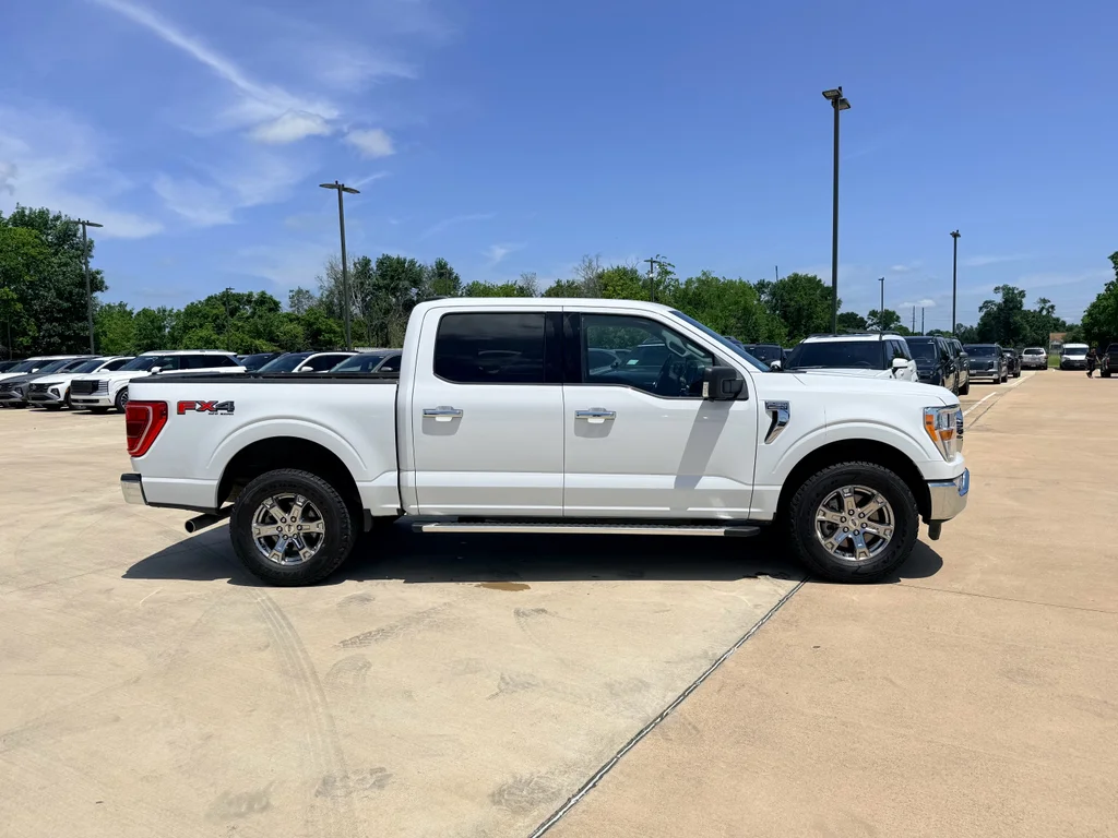 Used 2022 Oxford White Ford XLT image 5