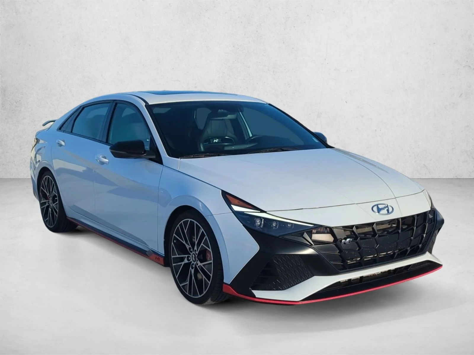Used 2023 Ceramic White Hyundai  image 3