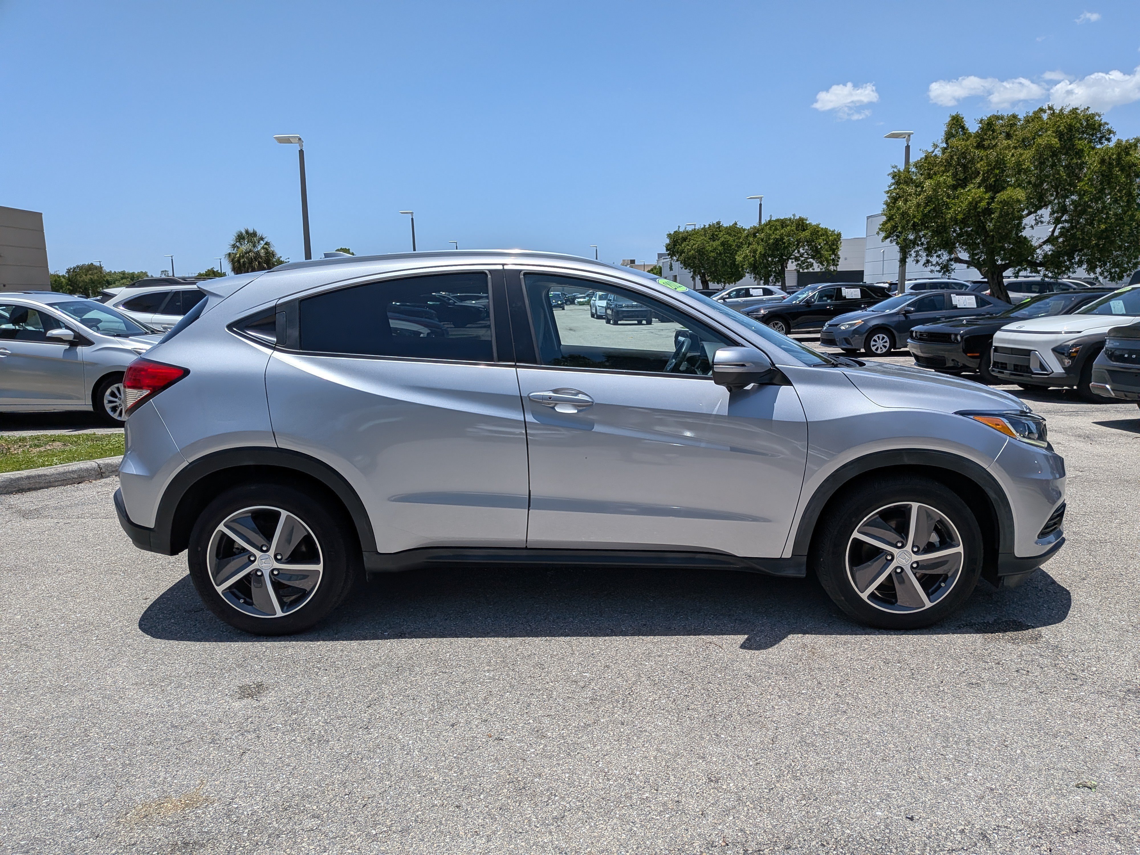 Used 2022 Lunar Silver Metallic Honda EX image 3