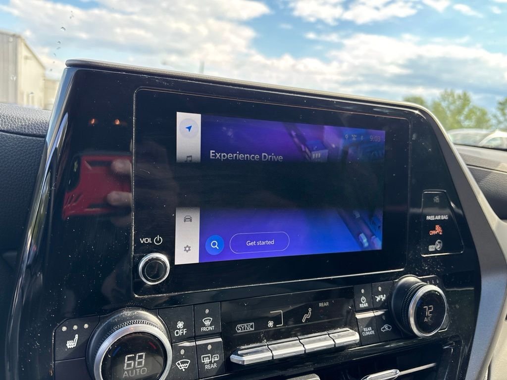 Used 2024  Toyota XLE image 12