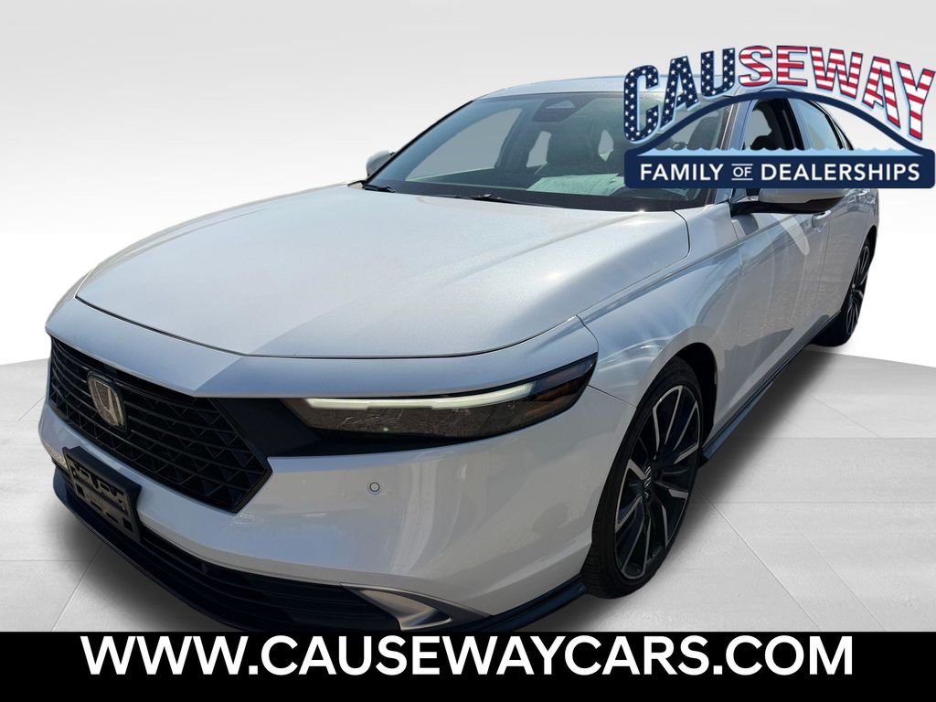 2023 Honda Accord Hybrid Touring's photo