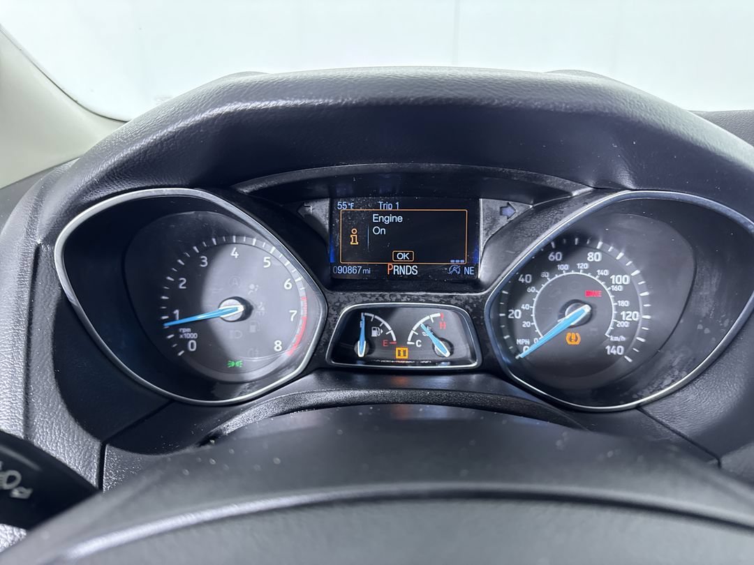 Used 2018 Blue Ford SE image 16