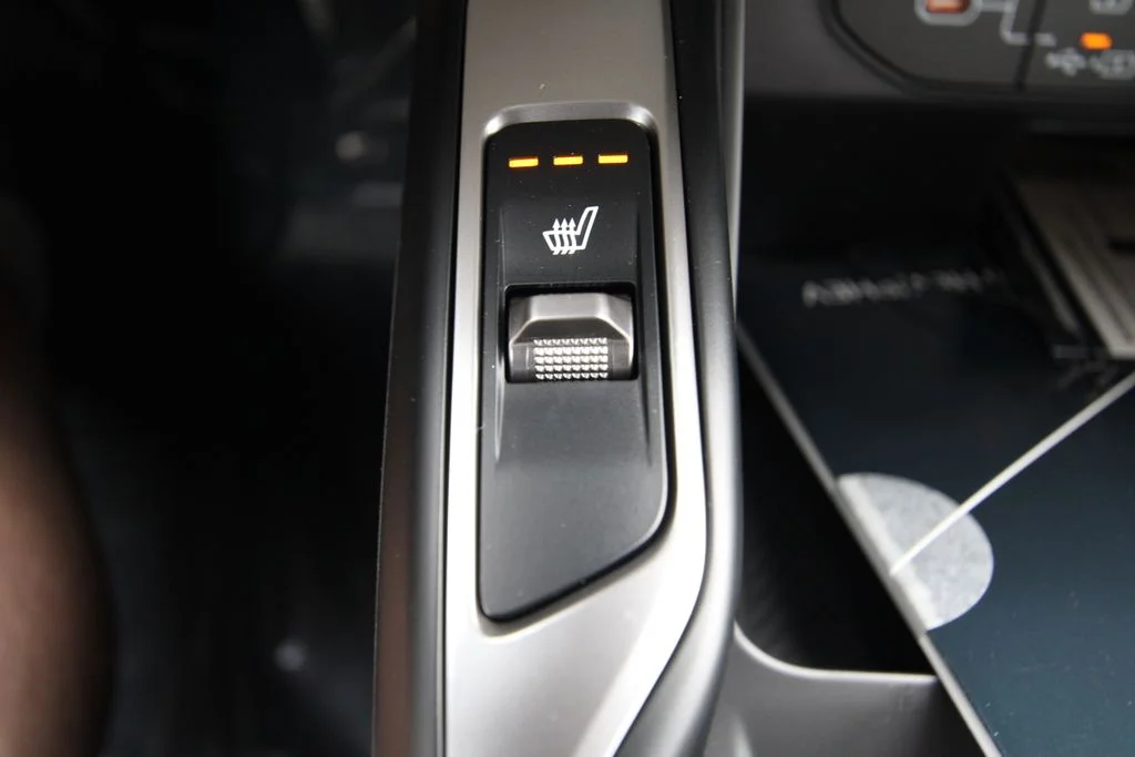 New 2026 Snow White Pearl Kia EX image 12