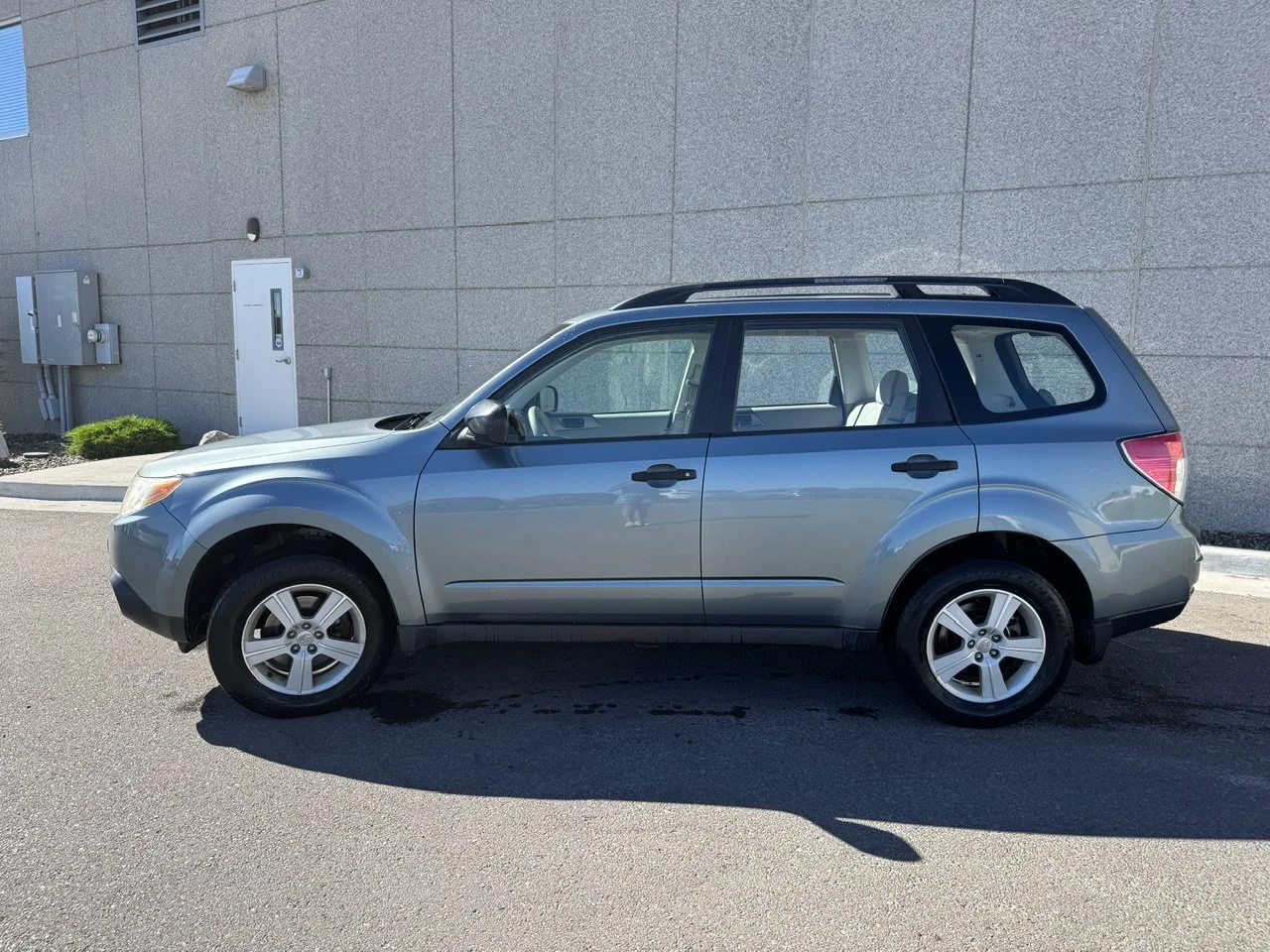 Used 2010 Sage Green Metallic Subaru 2.5X image 4