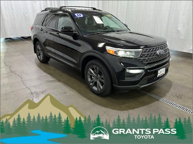 2024 Ford Explorer XLT 4WD's photo