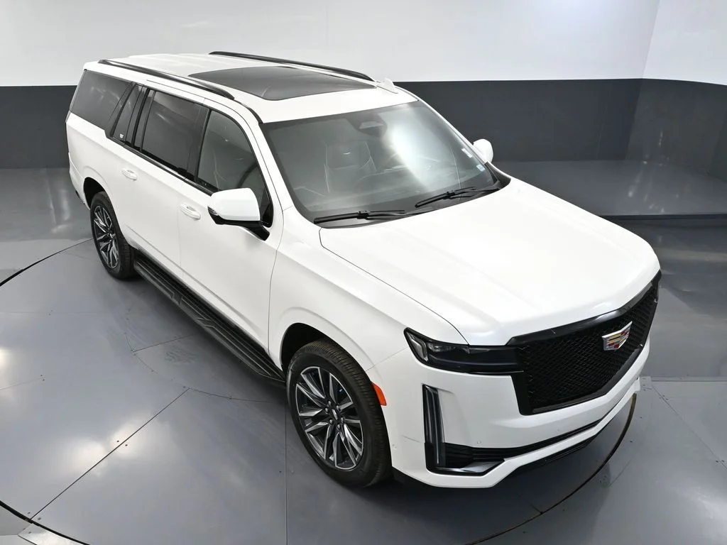 Used 2021 White Cadillac Sport image 70