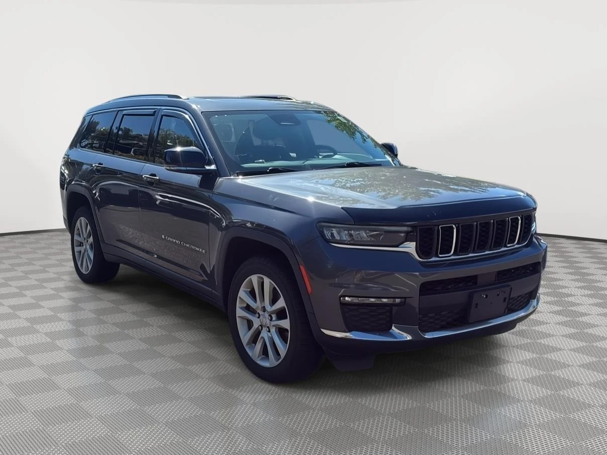 Used 2021 Silver Zynith Jeep Limited image 3