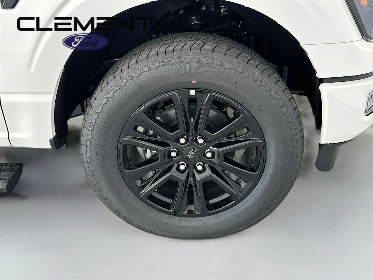 New 2026 Star White Metallic Tri-Coat Ford Platinum® image 35