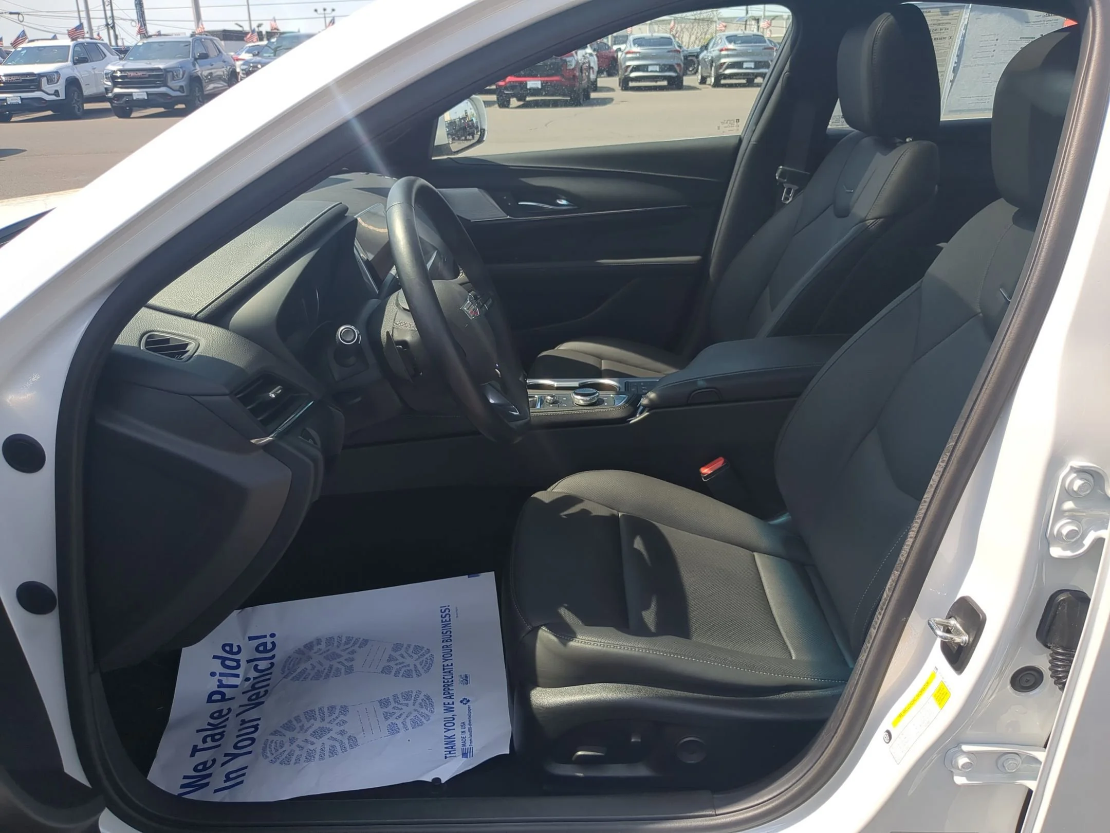Used 2023 Crystal White Tricoat Cadillac Premium Luxury image 18