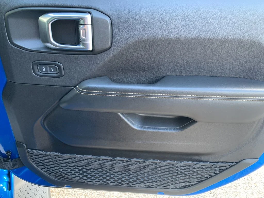 Used 2024 Blue Jeep Sahara image 20