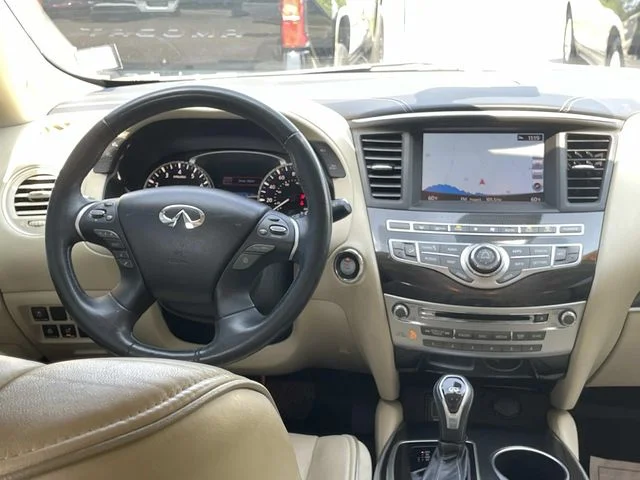 Used 2019 White INFINITI LUXE image 13