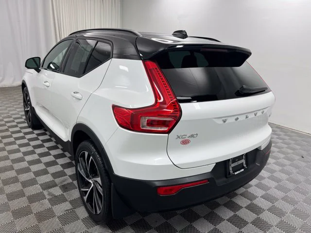 Used 2021 White Volvo R-Design image 6