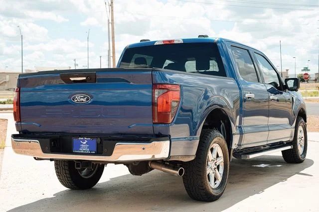 Used 2024 Blue Metallic Ford XLT image 4
