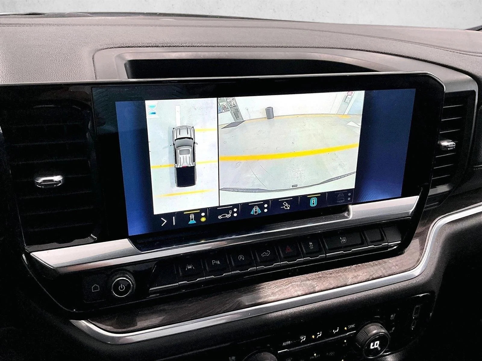 Used 2022 Iridescent Pearl Tricoat Chevrolet LTZ image 23