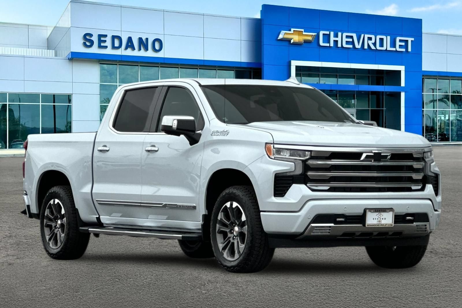 New 2026 Polar White Tricoat Chevrolet High Country image 2